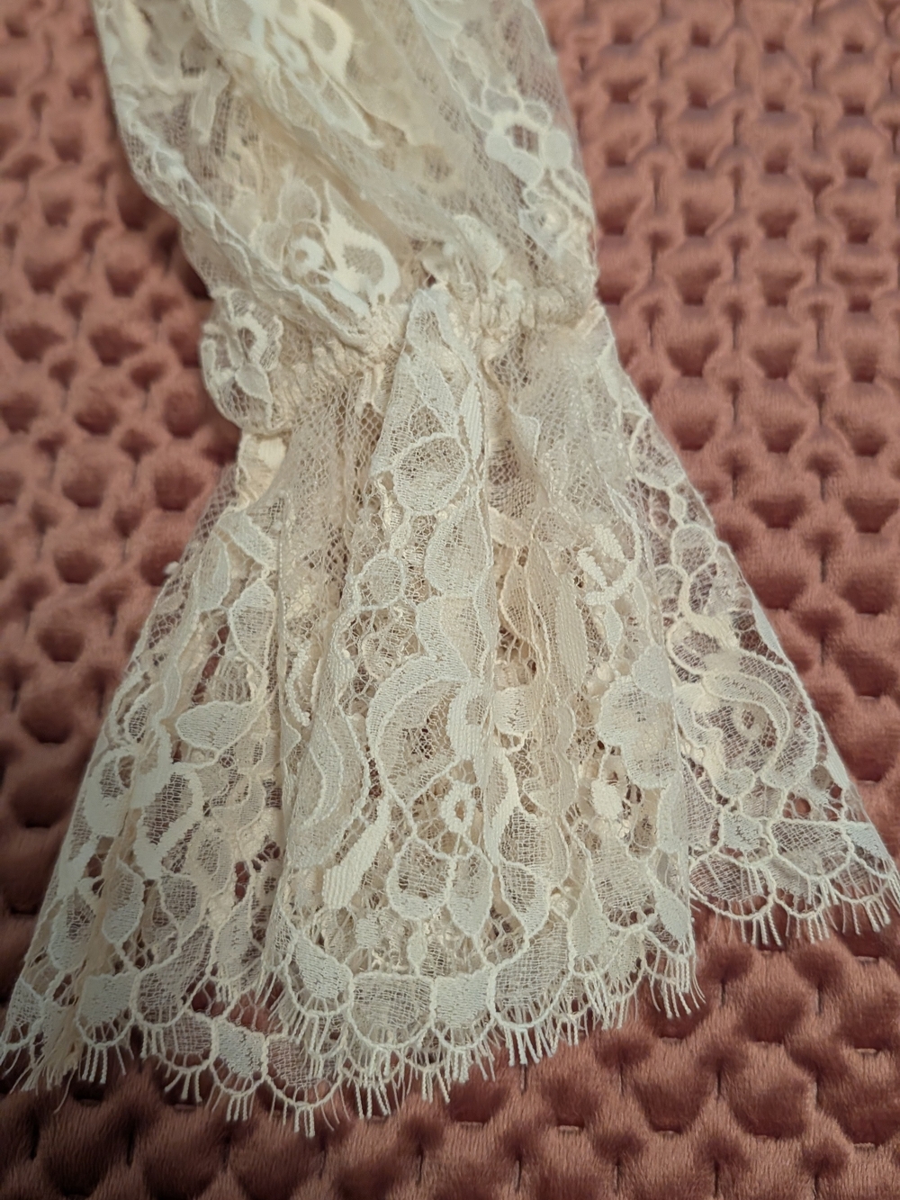 Aliana House Of CB Ivory Lace Sleeve Dress - Picture 12 of 14